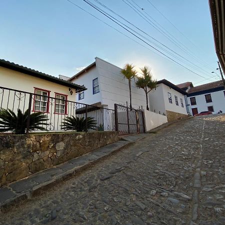 Casa No Centro Historico De Catas Altas Exterior foto