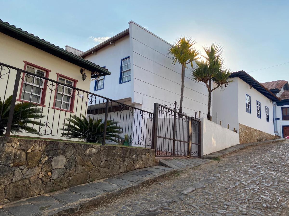 Casa No Centro Historico De Catas Altas Exterior foto